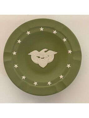 Wedgwood Green Jasperware Ashtray Eagle Stars England 7 Inch Dish Vintage